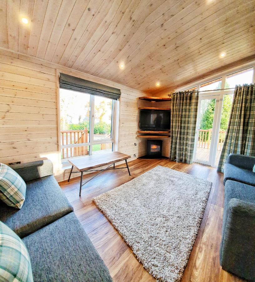 Skyline Lodge Loch Lomond Castle Lodges Balloch Bagian luar foto